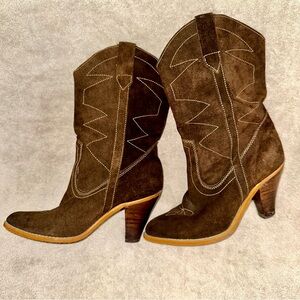 Vtg 70s Brown Suede Western Cowboy Boots Made in Romania Leather Stacked Heel 8